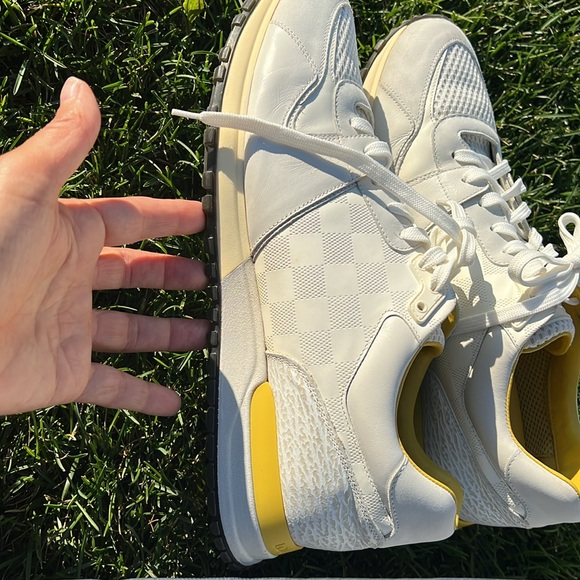 Louis Vuitton size 10 . Use gently. Excelente condition. Price is firm. - Picture 7 of 11